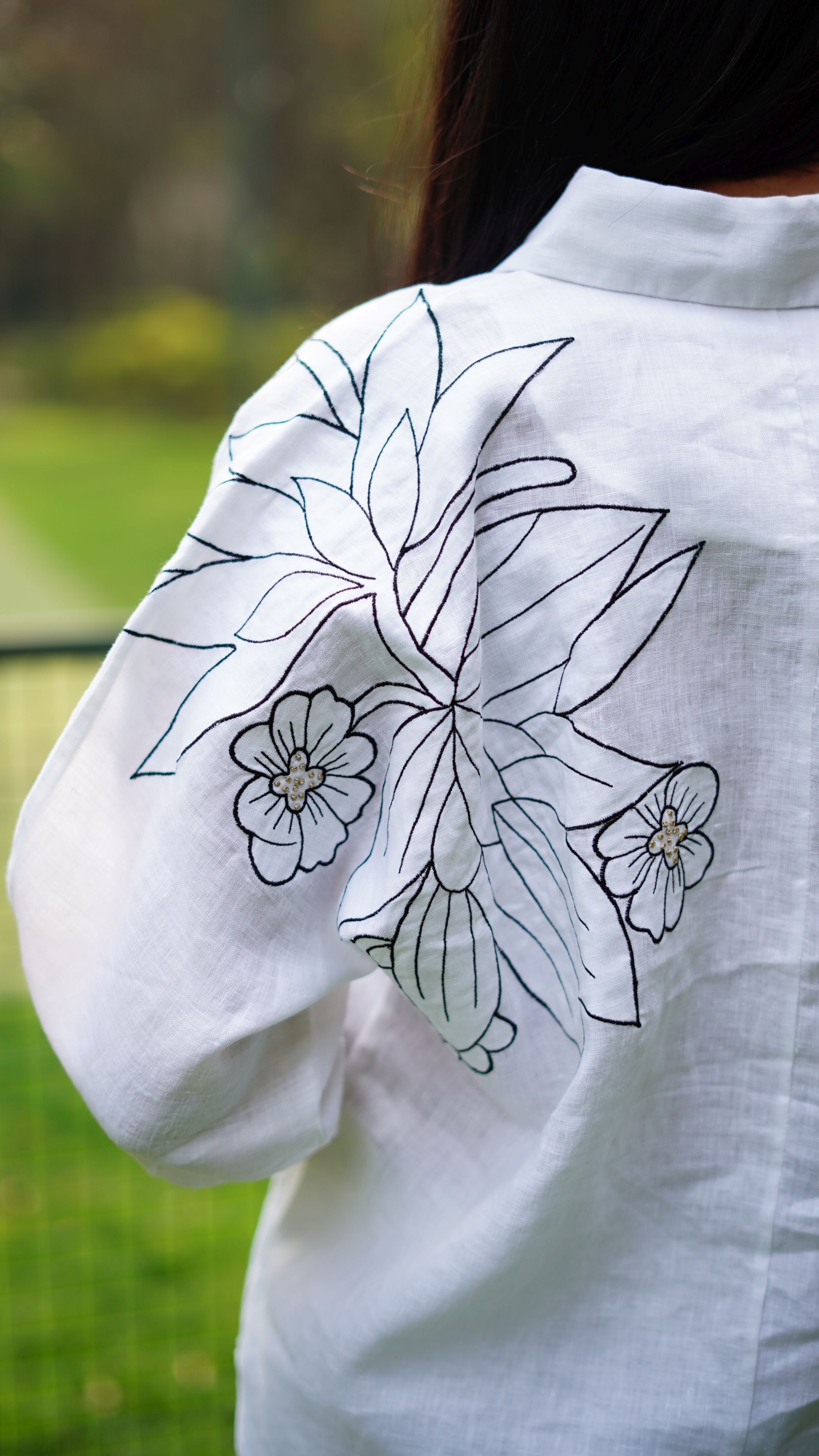 WHITE BIG FLOWER B/W EMB SHIRT – Linen Bloom store