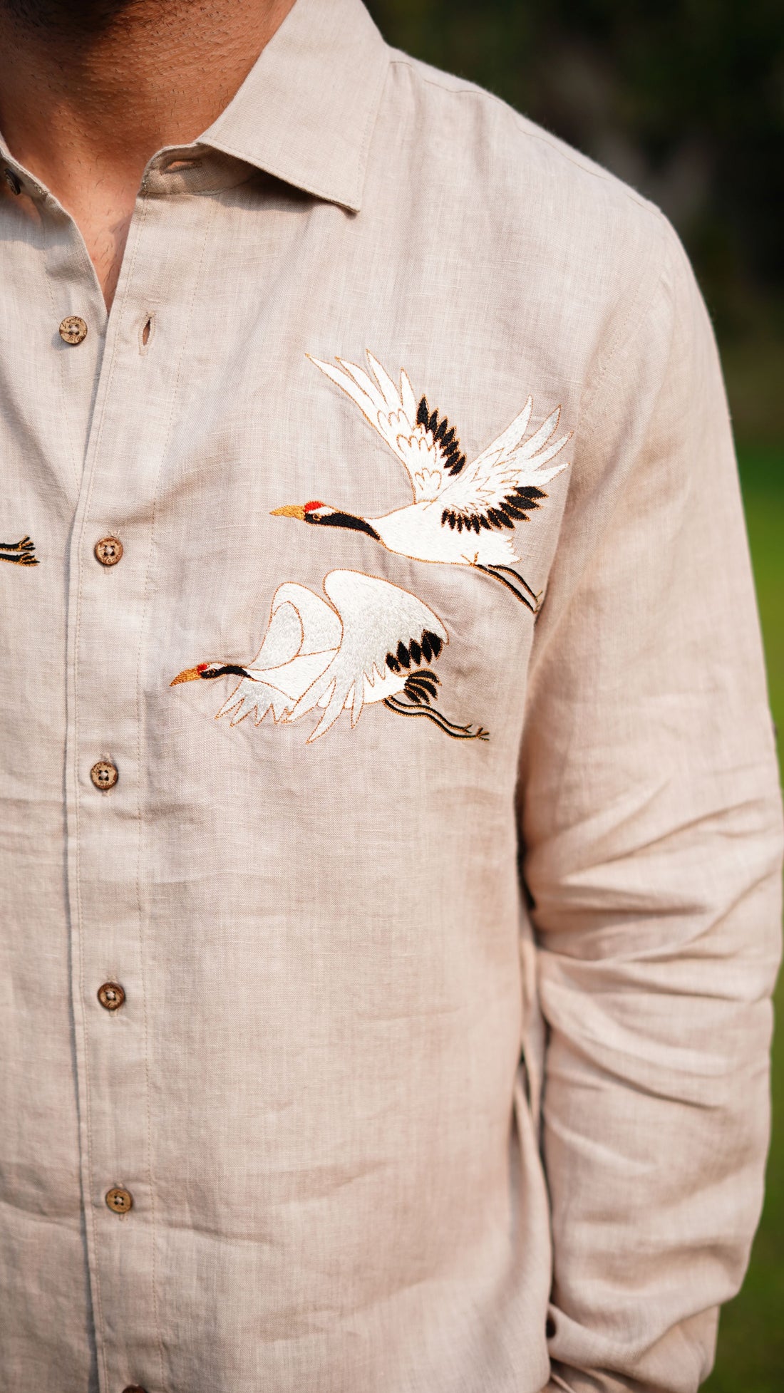 BEIGE CRANES EMB SHIRT